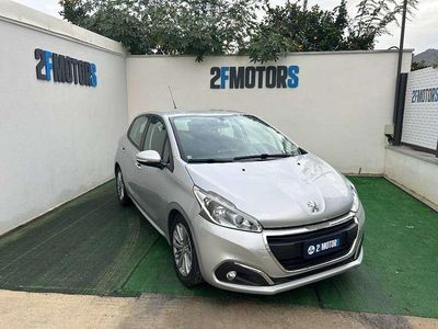 Argento Usata 2016 Peugeot 208 Active Utilitaria | 8500 € (Buon prezzo)