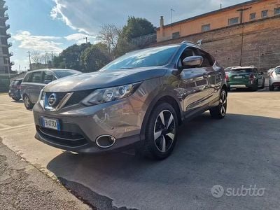 Usata Nissan Qashqai Tekna 131 CV (96 kW) 2015 Grigio SUV