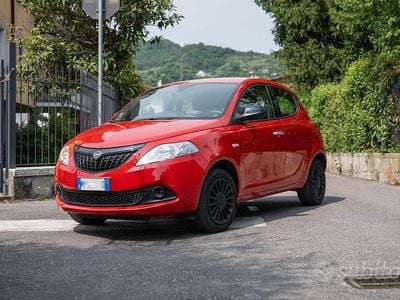 Usata Lancia Ypsilon 70 CV (51 kW) 2023 Rosso Utilitaria
