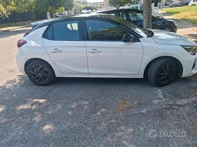 Usata Opel Corsa GS Line 102 CV (75 kW) 2022 Bianco Berlina