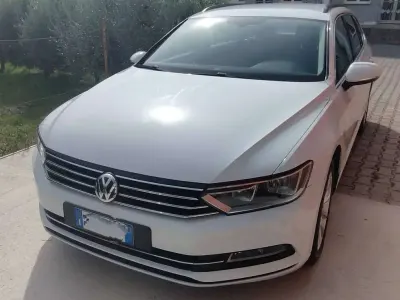 Usata VW Passat Comfortline 120 CV (88 kW) 2016 Bianco Station wagon