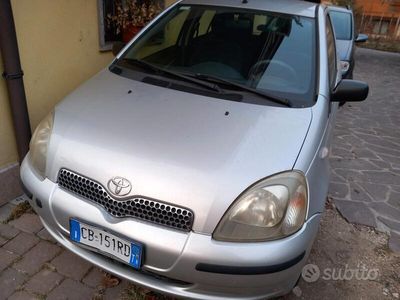 usata Toyota Yaris - 2002