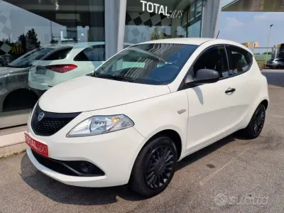 Usata Lancia Ypsilon S 69 CV (50 kW) 2021 Bianco pastello Utilitaria
