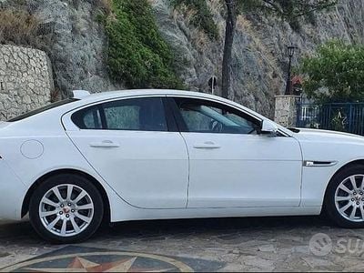 Usata Jaguar XE 180 CV (132 kW) 2018 Bianco Berlina