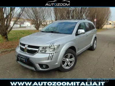 Usado Fiat Freemont Lounge 170 HP (125 kW) 2012 Prateado SUV