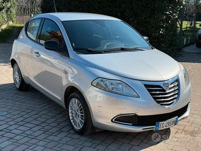 Usata Lancia Ypsilon Silver 69 CV (50 kW) 2011 Grigio Utilitaria