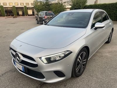 Usata Mercedes A180 Premium 116 CV (85 kW) 2022 Argento Berlina