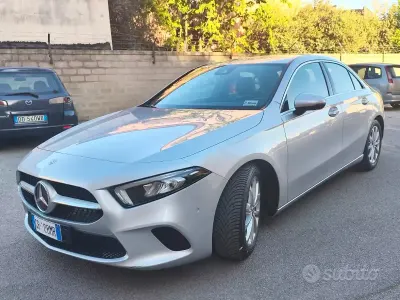 Usata Mercedes A180 136 CV (100 kW) 2020 Grigio Berlina