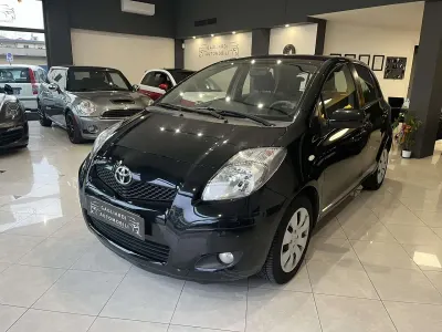 Usata Toyota Yaris 101 CV (74 kW) 2009 Nero Utilitaria