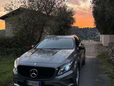 Usata Mercedes GLA220 170 CV (125 kW) 2015 Grigio SUV