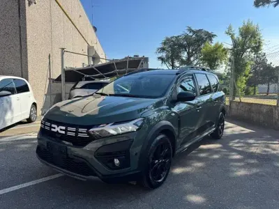 Usata Dacia Jogger Extreme 101 CV (74 kW) 2023 Verde metallizzato Monovolume