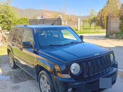 Usado Jeep Patriot 140 CV (102 kW) 2008 Negro SUV