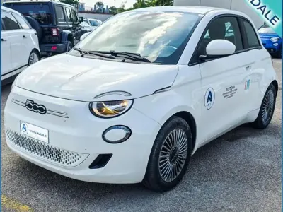 Usata Fiat 500e 86 kW (118 CV) 2024 Bianco Berlina