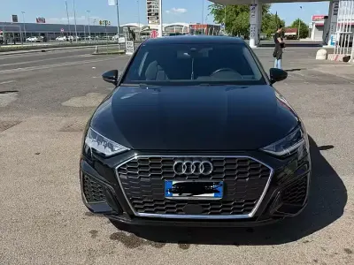 Käytetty Audi A3 S-Line 110 HP (80 kW) 2023 Musta Sedan
