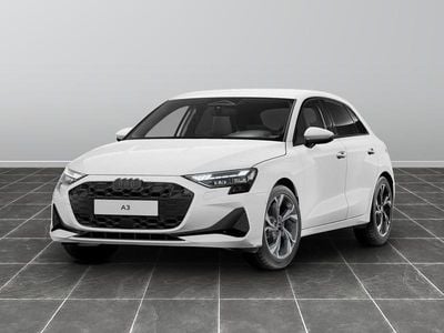 Bianco Nuova 2025 Audi A3 Advanced Berlina | 39.632 € (Buon prezzo)