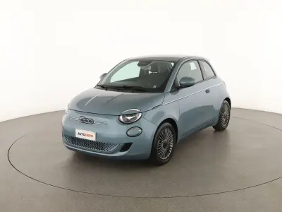 Usata Fiat 500e Icon 86 kW (118 CV) 2022 Blu Utilitaria
