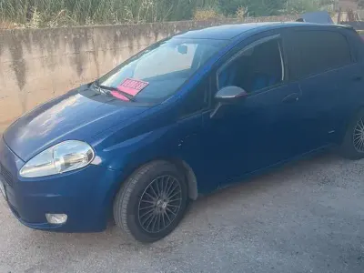 Usata Fiat Grande Punto 90 CV (66 kW) 2006 Bluazzurro Utilitaria