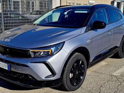 Usata Opel Grandland X Ultimate 224 CV (164 kW) 2023 Argento met. tetto nero SUV