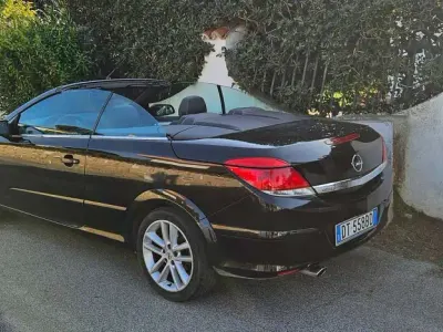 Occasion Opel Astra Cabriolet Enjoy 116 PK (85 kW) 2008 Zwart Cabriolet