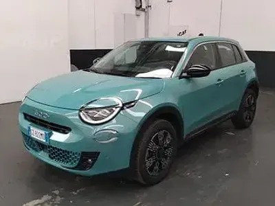 Usata Fiat 600 145 CV (106 kW) 2025 Azzurro SUV