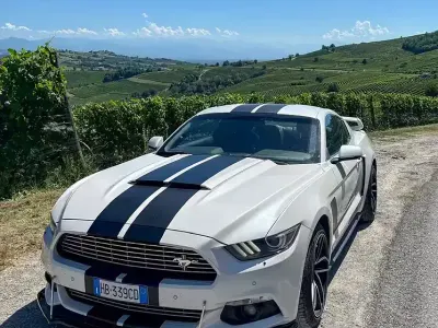 Usata Ford Mustang Fastback 317 CV (233 kW) 2017 Bianco Coupé