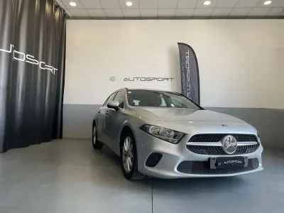 Usata Mercedes A180 116 CV (85 kW) 2019 Argento Berlina