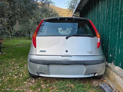 Usata Fiat Punto 131 CV (96 kW) 2000 Utilitaria