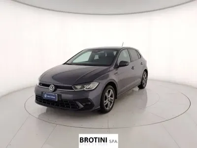 Käytetty VW Polo Life 95 HP (69 kW) 2023 Harmaa Viistoperä
