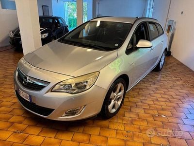 Usata Opel Astra 110 CV (80 kW) 2010 Grigio Station wagon
