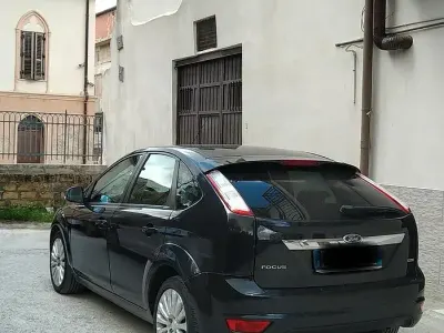 Usata Ford Focus 90 CV (66 kW) 2008 Nero Utilitaria