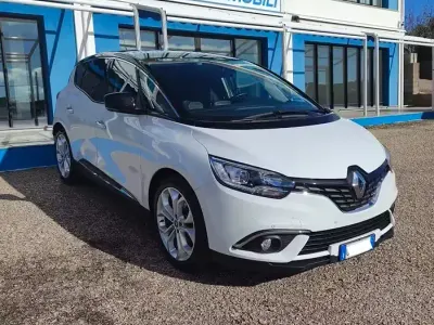 Usata Renault Scenic E-Tech 120 CV (88 kW) 2021 Bianco Monovolume