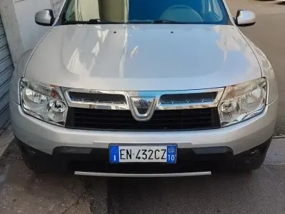 Usata Dacia Duster 100 CV (73 kW) 2012 Grigio SUV