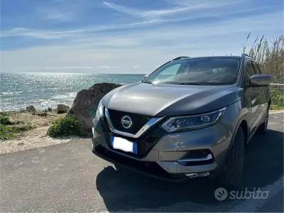 Usata Nissan Qashqai N-Connecta 116 CV (85 kW) 2018 Grigio SUV