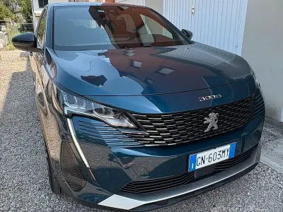 Usata Peugeot 3008 131 CV (96 kW) 2023 Bluazzurro SUV