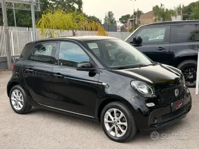 Usata Smart ForFour Passion 71 CV (52 kW) 2015 Nero Utilitaria