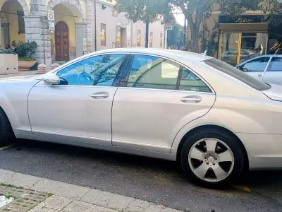 Usado Mercedes S320 204 CV (150 kW) 2006 Plateado Berlina