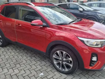 Usata Kia Stonic 120 CV (88 kW) 2019 Rosso SUV