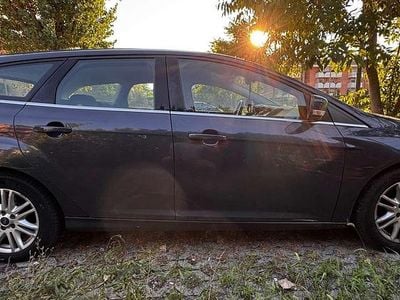 Grigio Usata 2014 Ford Focus Titanium Station wagon | 8100 € (Molto cara)