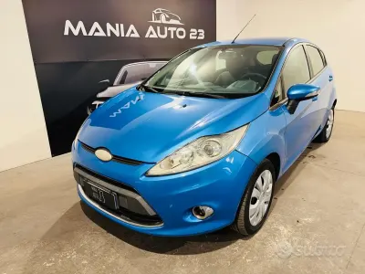 Gebraucht Ford Fiesta Titanium 82 PS (60 kW) 2010 Blau Limousine