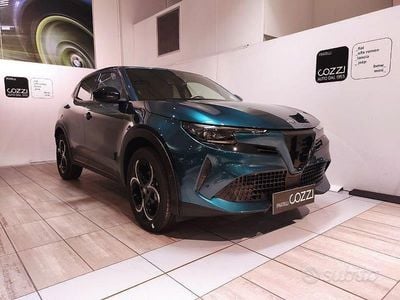 Nuova Alfa Romeo Junior Edizione Speciale 145 CV (106 kW) 2025 Blu SUV