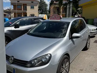 Usata VW Golf VI Trendline 105 CV (77 kW) 2010 Grigio Utilitaria