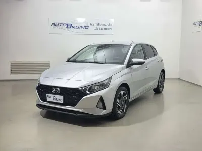 Usata Hyundai i20 101 CV (74 kW) 2021 Argento Utilitaria