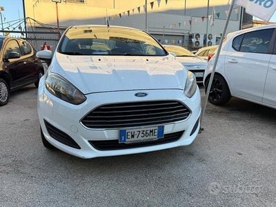 Usata Ford Fiesta Titanium 75 CV (55 kW) 2014 Bianco Berlina