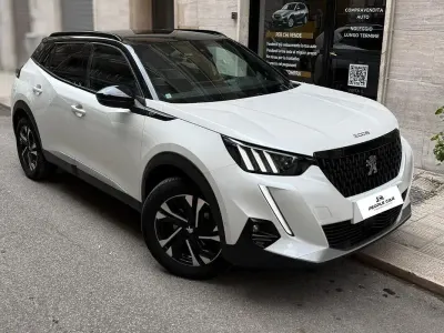 Usata Peugeot 2008 110 CV (80 kW) 2022 Bianco SUV