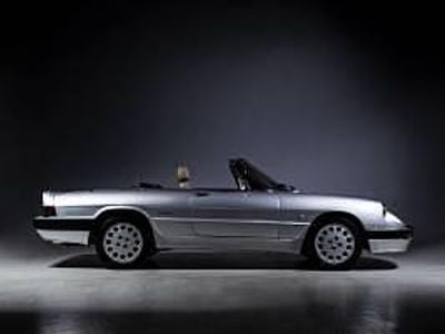 Usata Alfa Romeo Spider Quadrifoglio Verde 126 CV (92 kW) 1990 Argento Cabrio