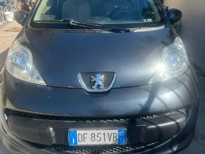 Usata Peugeot 107 68 CV (50 kW) 2007 Nero Utilitaria