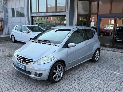 Usata Mercedes A150 Avantgarde 95 CV (69 kW) 2005 Grigio Coupé