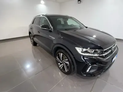 Usata VW T-Roc R-line 150 CV (110 kW) 2024 Nero SUV