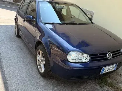 Usata VW Golf IV Comfortline 101 CV (74 kW) 2004 Berlina