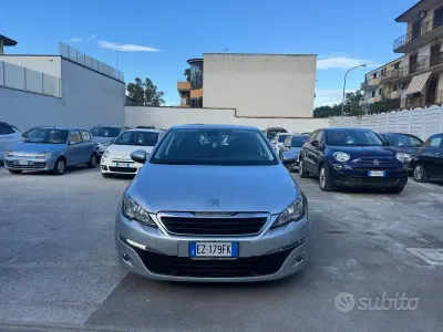 Gebraucht Peugeot 308 92 PS (67 kW) 2015 Grau Limousine